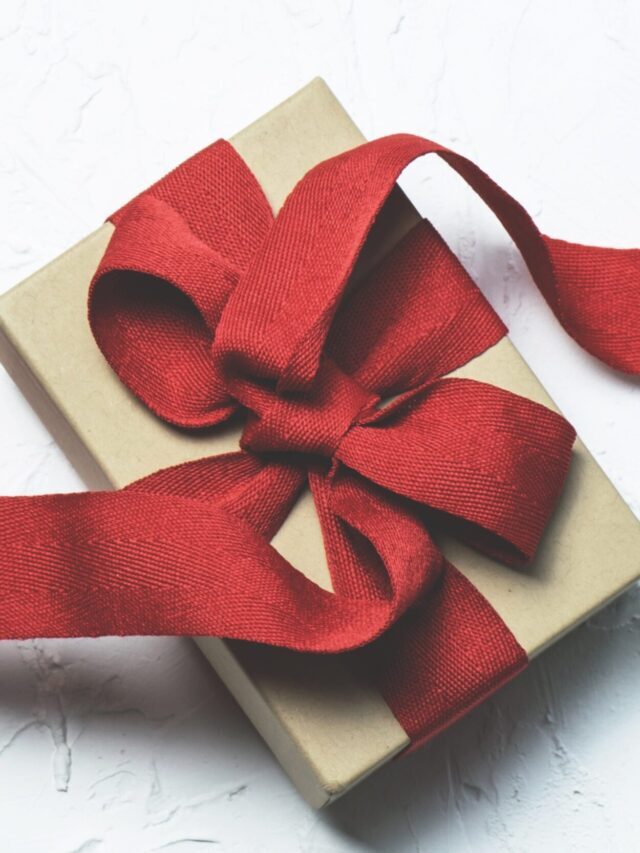 ECO-FRIENDLY GIFT-WRAPPING IDEAS